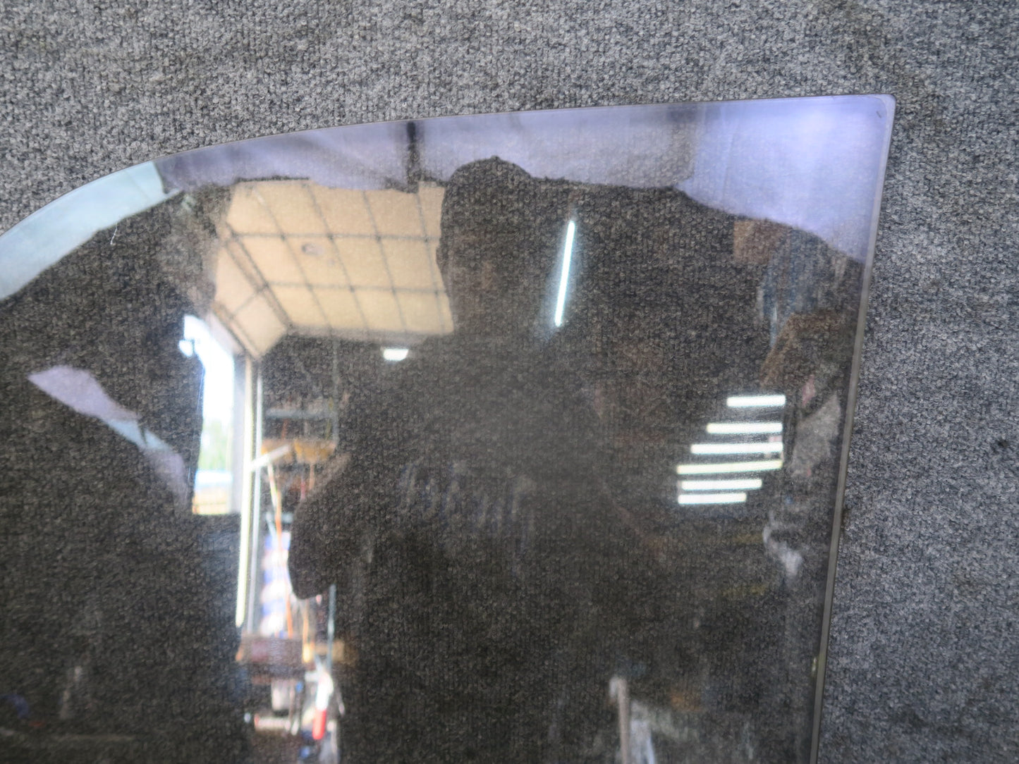 1996-1997 Lexus FZJ80L LX450 Front Right Door Glass Window