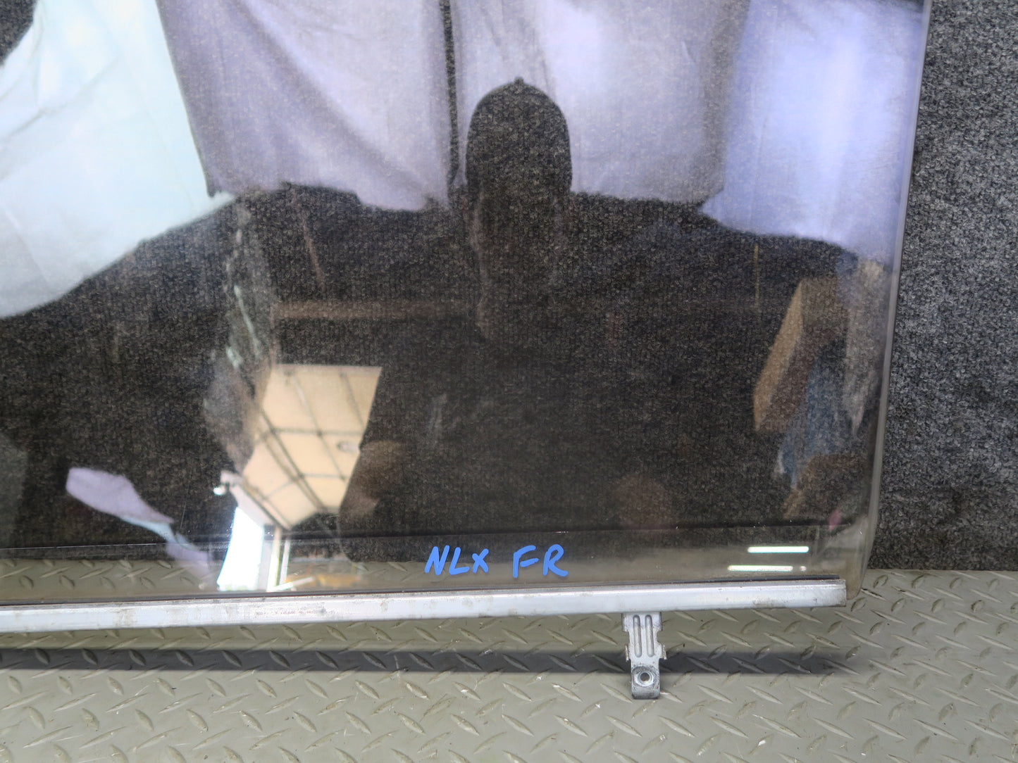 1996-1997 Lexus FZJ80L LX450 Front Right Door Glass Window
