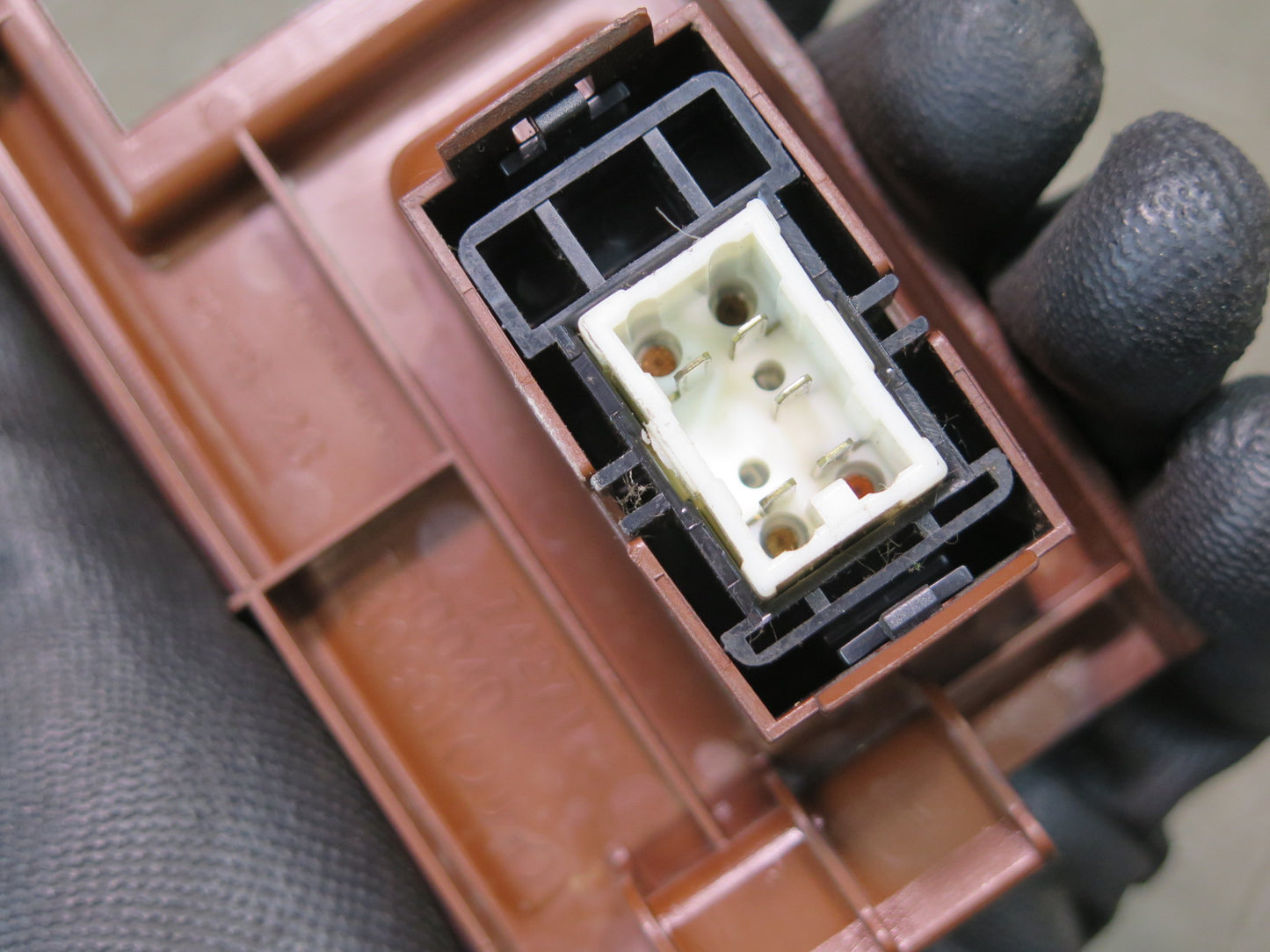 1996-1997 Lexus FZJ80L LX450 Rear Right Door Window Switch w Ash Tray