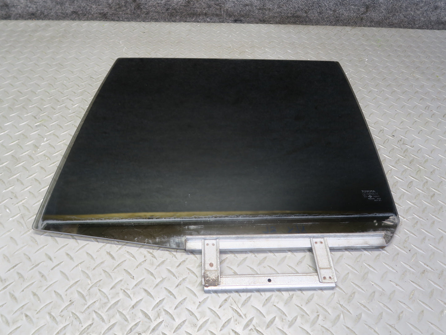 1996-1997 Lexus FZJ80L LX450 Rear Left Door Glass Window