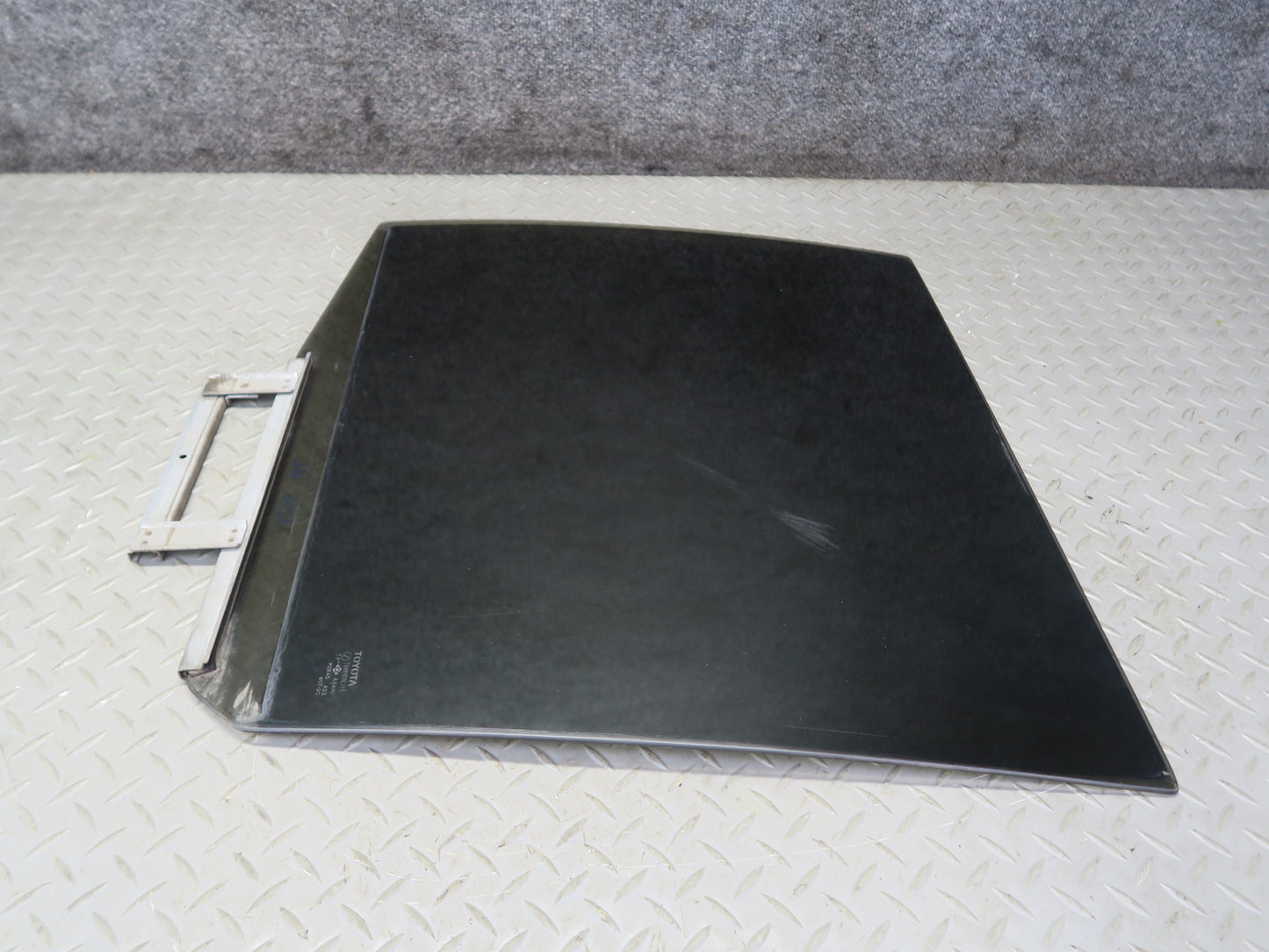 1996-1997 Lexus FZJ80L LX450 Rear Left Door Glass Window