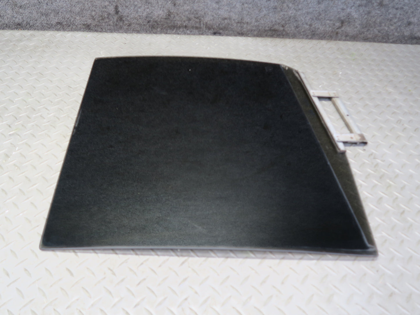 1996-1997 Lexus FZJ80L LX450 Rear Left Door Glass Window