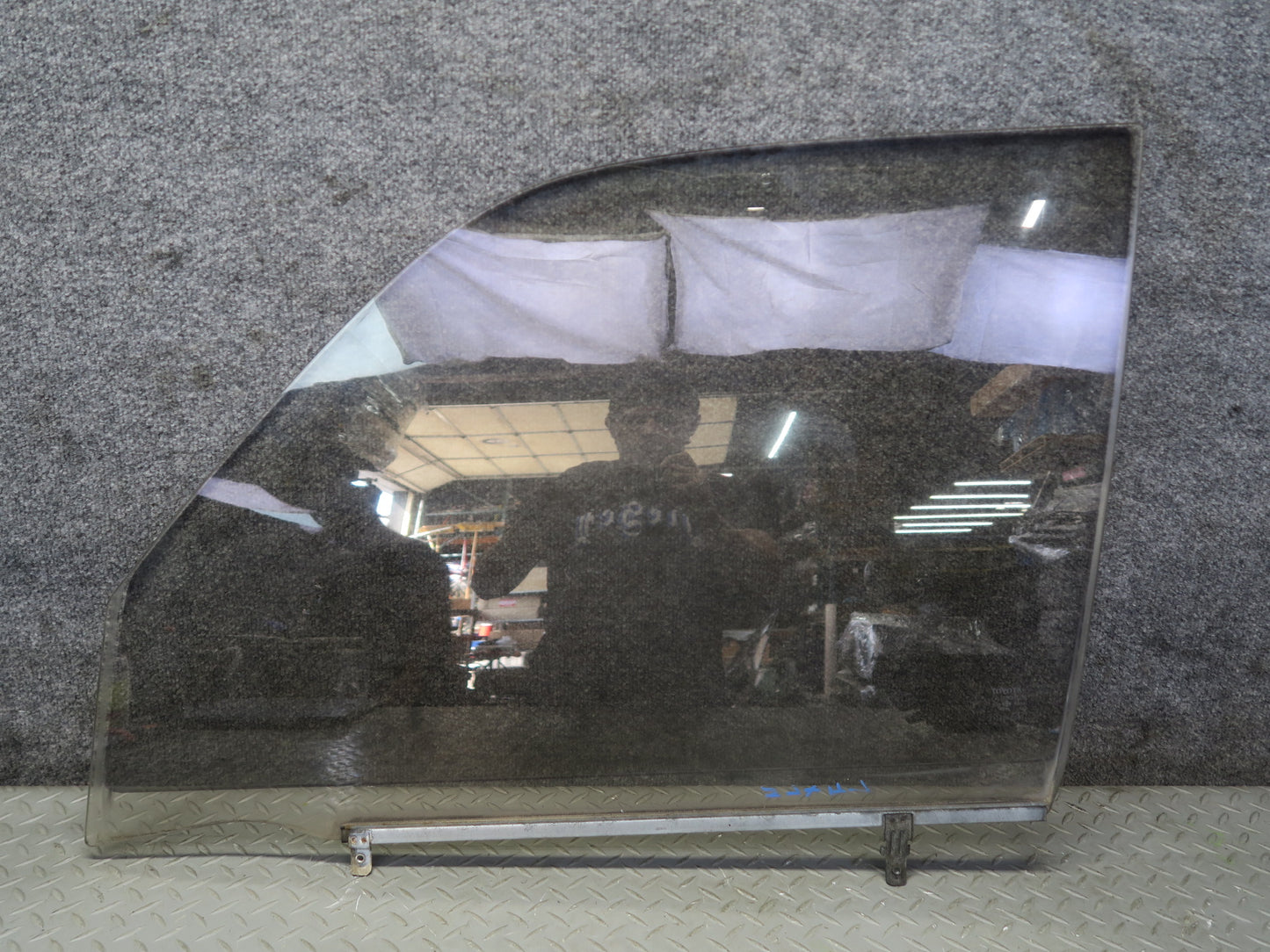 1996-1997 Lexus FZJ80L LX450 Front Left Driver Door Window Glass Tinted