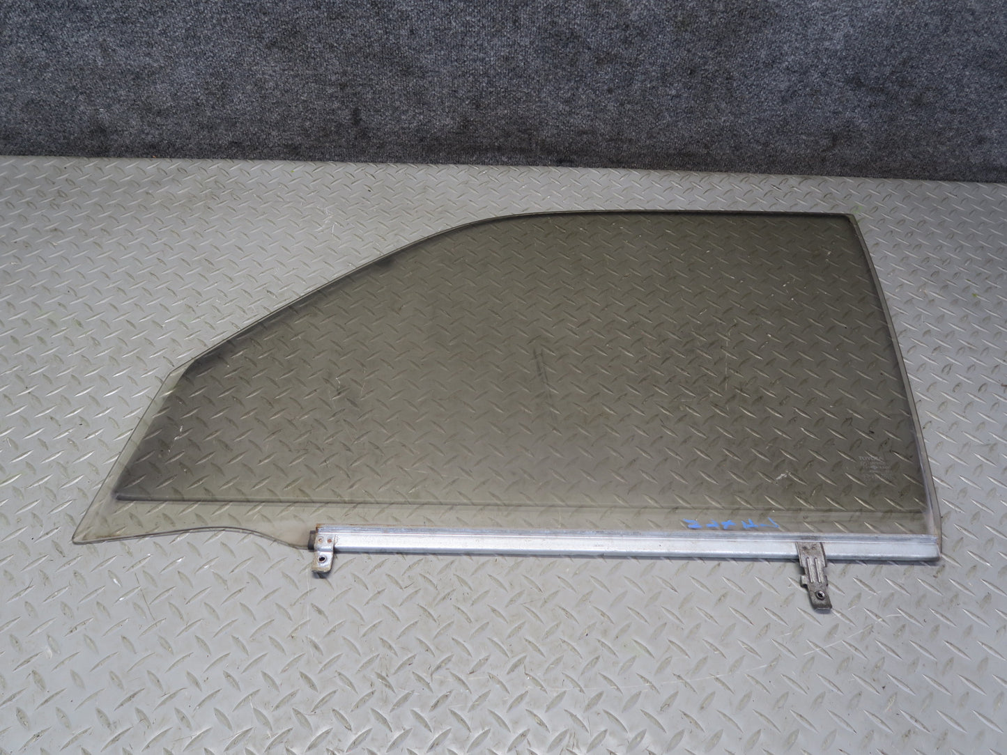 1996-1997 Lexus FZJ80L LX450 Front Left Driver Door Window Glass Tinted