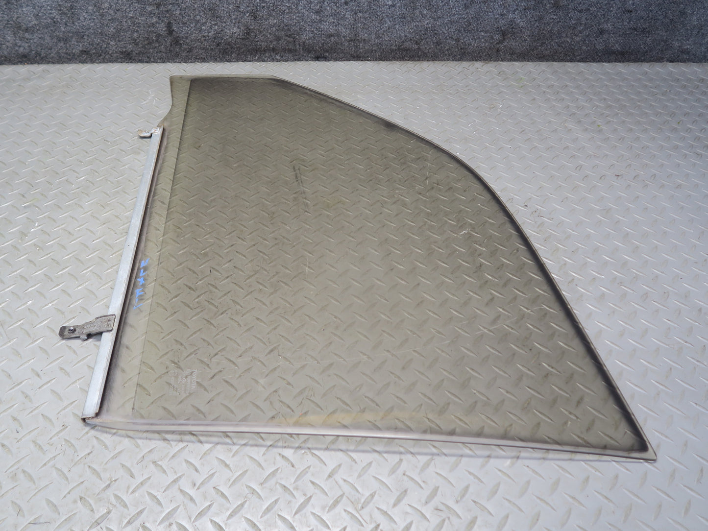 1996-1997 Lexus FZJ80L LX450 Front Left Driver Door Window Glass Tinted