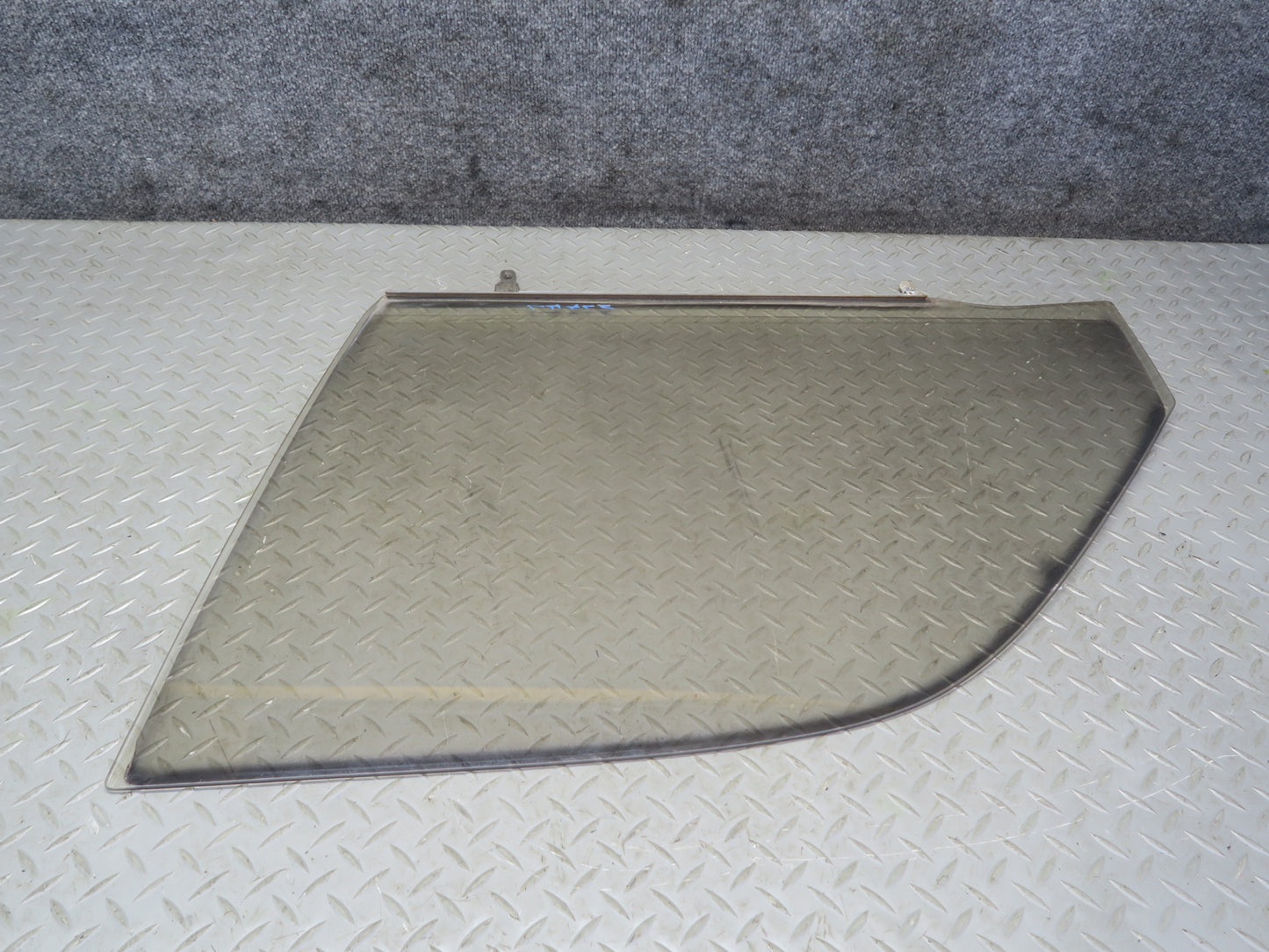 1996-1997 Lexus FZJ80L LX450 Front Left Driver Door Window Glass Tinted