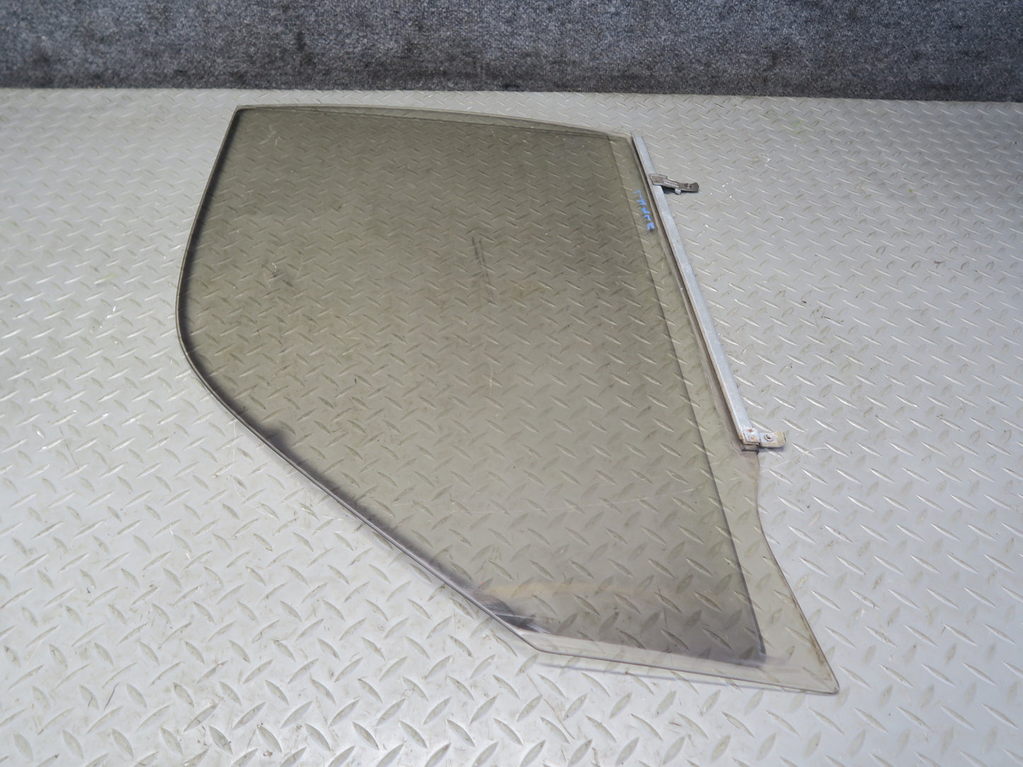 1996-1997 Lexus FZJ80L LX450 Front Left Driver Door Window Glass Tinted