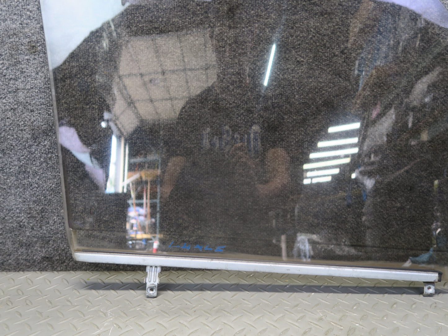 1996-1997 Lexus FZJ80L LX450 Front Left Driver Door Window Glass Tinted