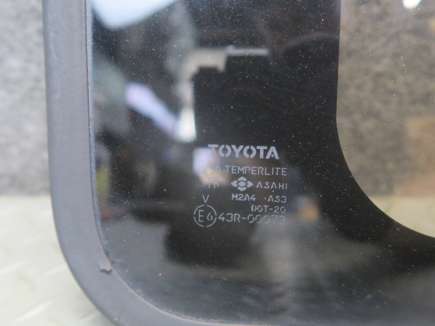 1996-1997 Lexus FZJ80L LX450 Front Upper Sunroof Moon Roof Window Glass