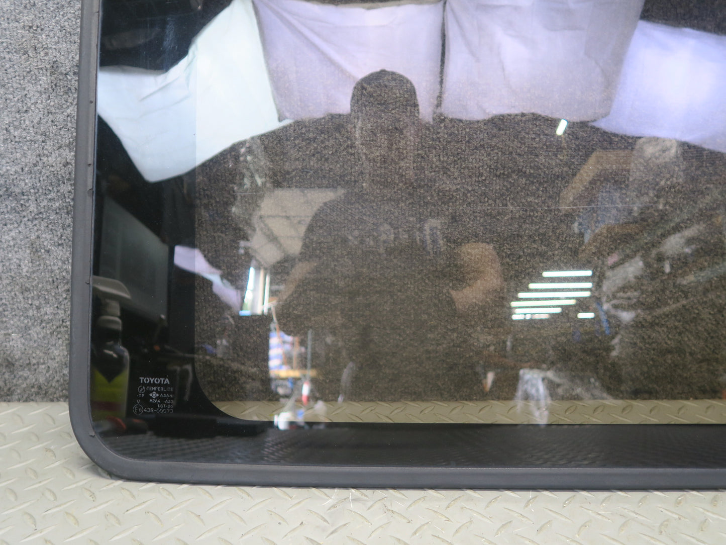 1996-1997 Lexus FZJ80L LX450 Front Upper Sunroof Moon Roof Window Glass