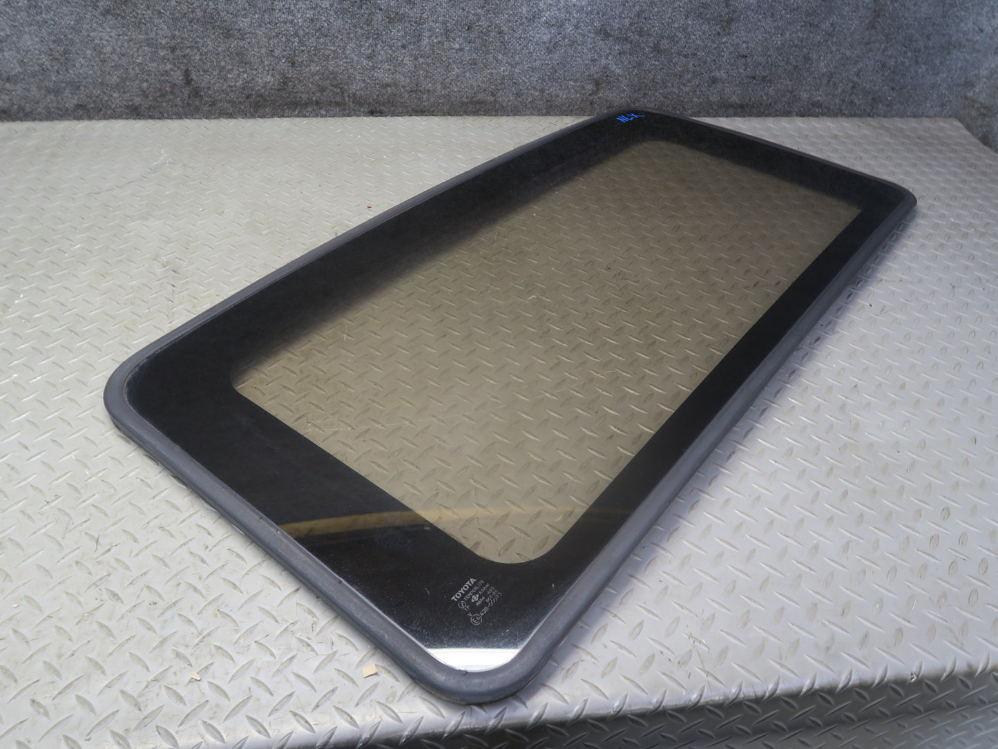 1996-1997 Lexus FZJ80L LX450 Front Upper Sunroof Moon Roof Window Glass