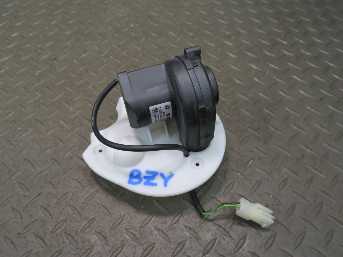 03-08 BMW E86 E85 Z4 Engine ECU ECM Cooling Fan Blower Motor 1438062 OEM