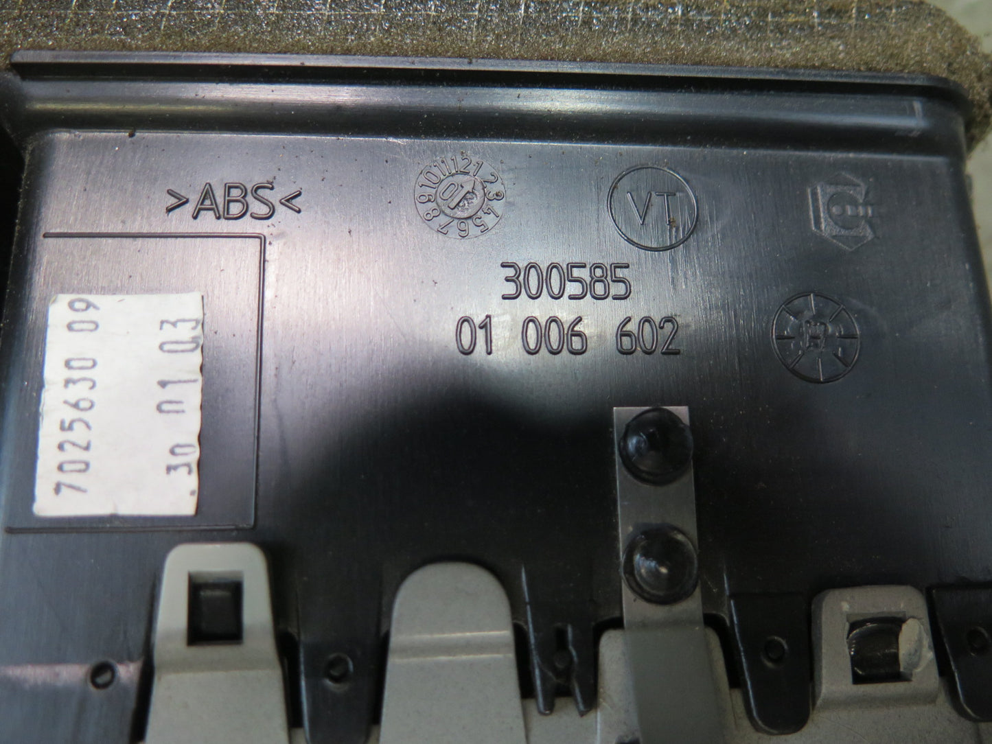 03-05 BMW E86 E85 Z4 Dash Center AC Heater Air Vent Black 7025630 OEM