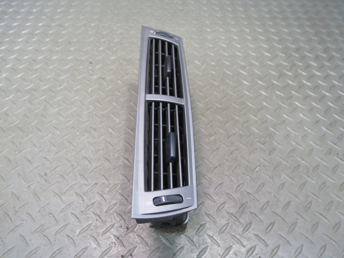 03-05 BMW E86 E85 Z4 Dash Center AC Heater Air Vent Black 7025630 OEM