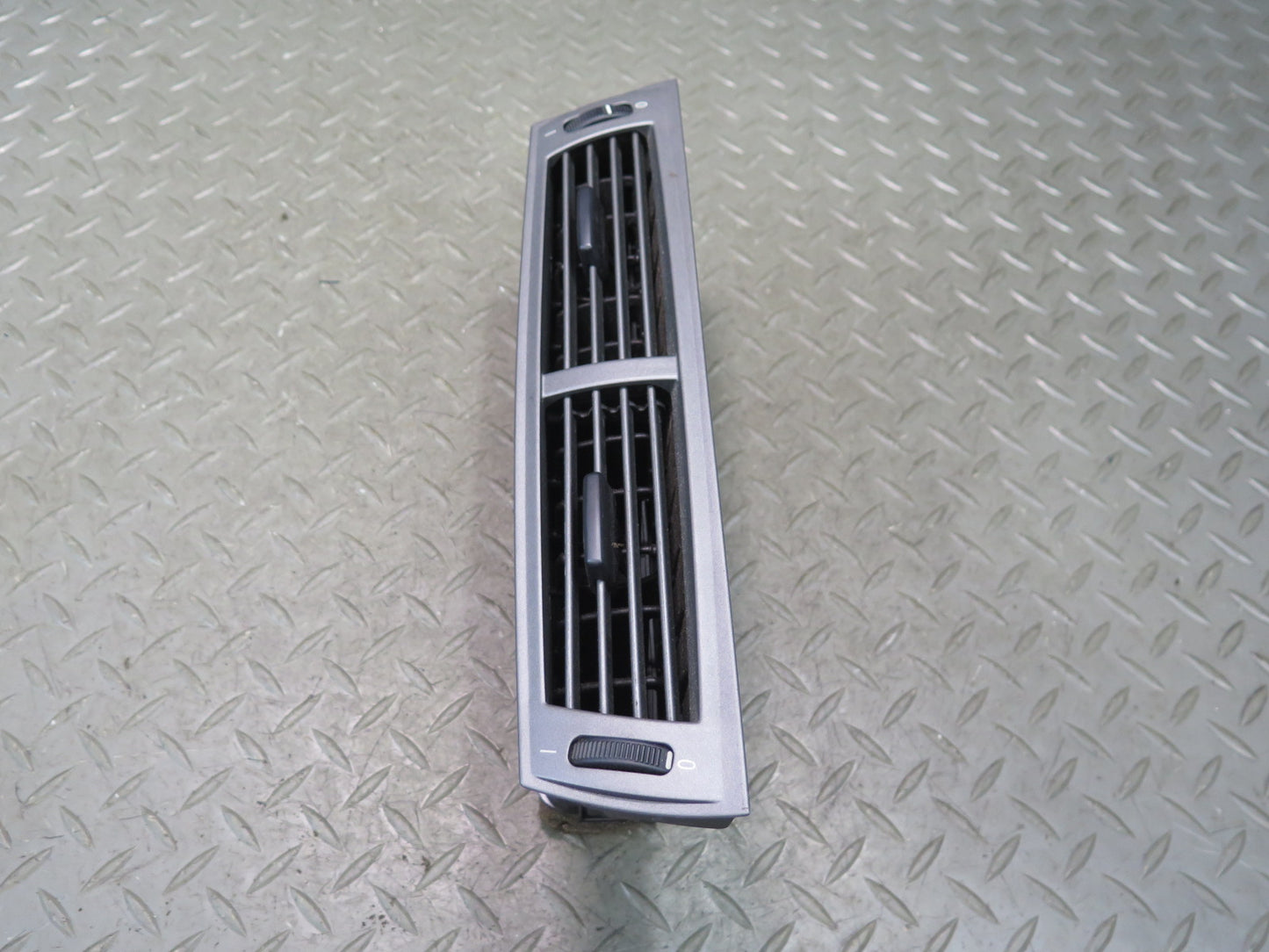 03-05 BMW E86 E85 Z4 Dash Center AC Heater Air Vent Black 7025630 OEM