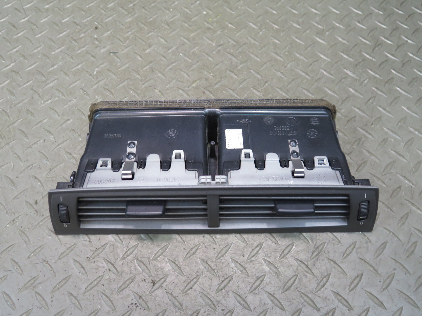 03-05 BMW E86 E85 Z4 Dash Center AC Heater Air Vent Black 7025630 OEM