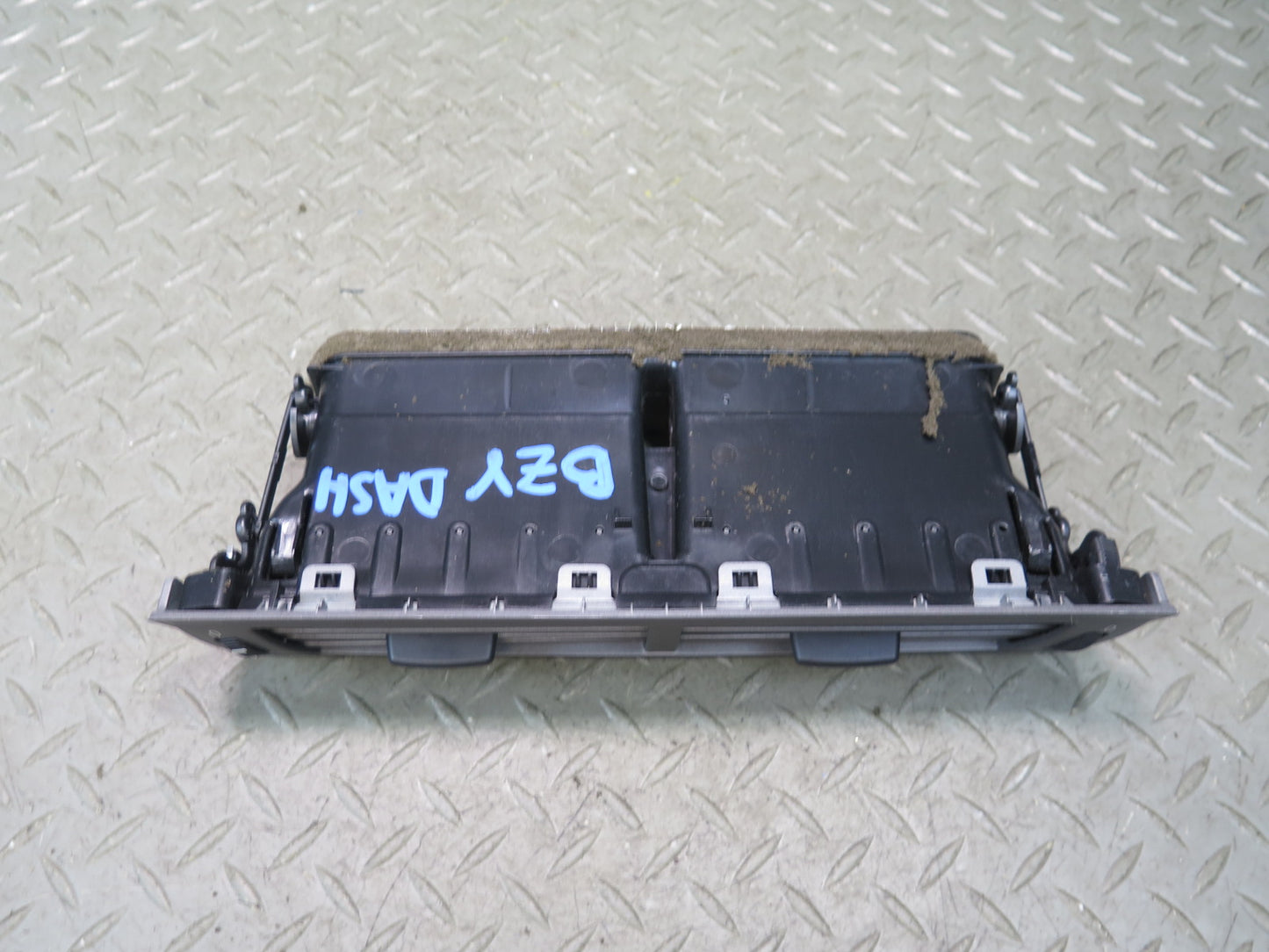03-05 BMW E86 E85 Z4 Dash Center AC Heater Air Vent Black 7025630 OEM