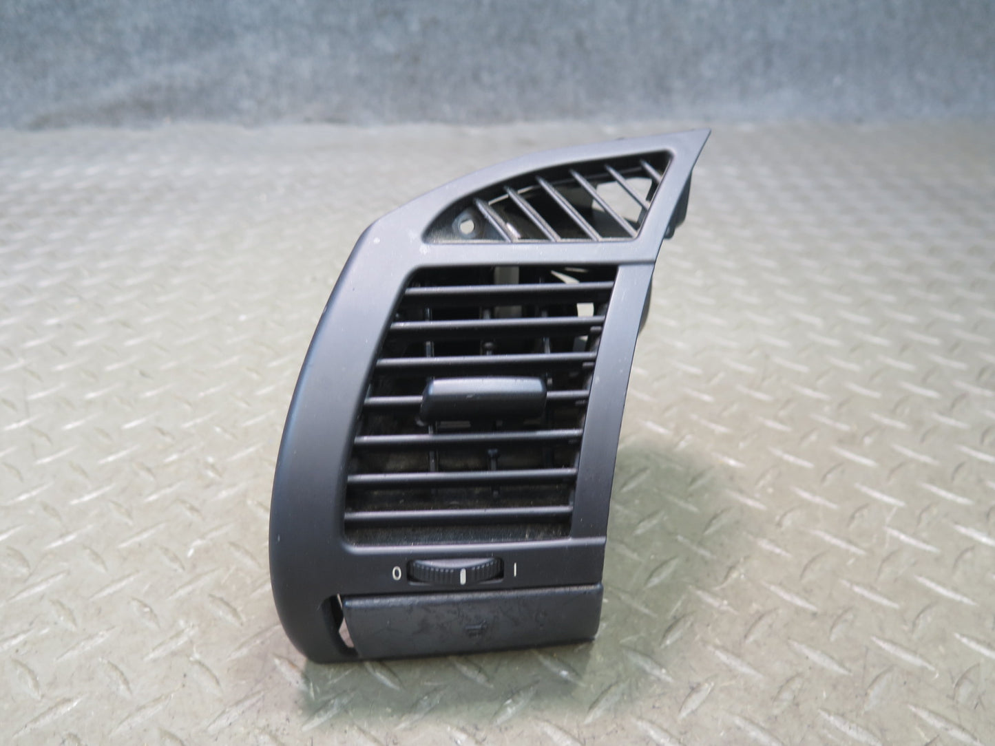 03-08 BMW E86 E85 Z4 Dash Left Air Vent Grille w CUP Holder Black 6917905 OEM