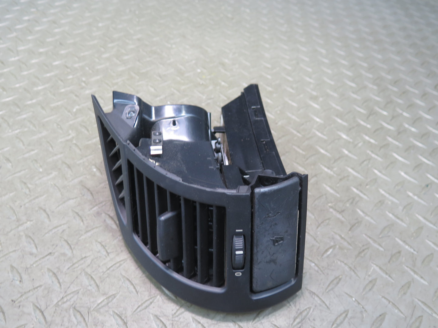 03-08 BMW E86 E85 Z4 Dash Left Air Vent Grille w CUP Holder Black 6917905 OEM