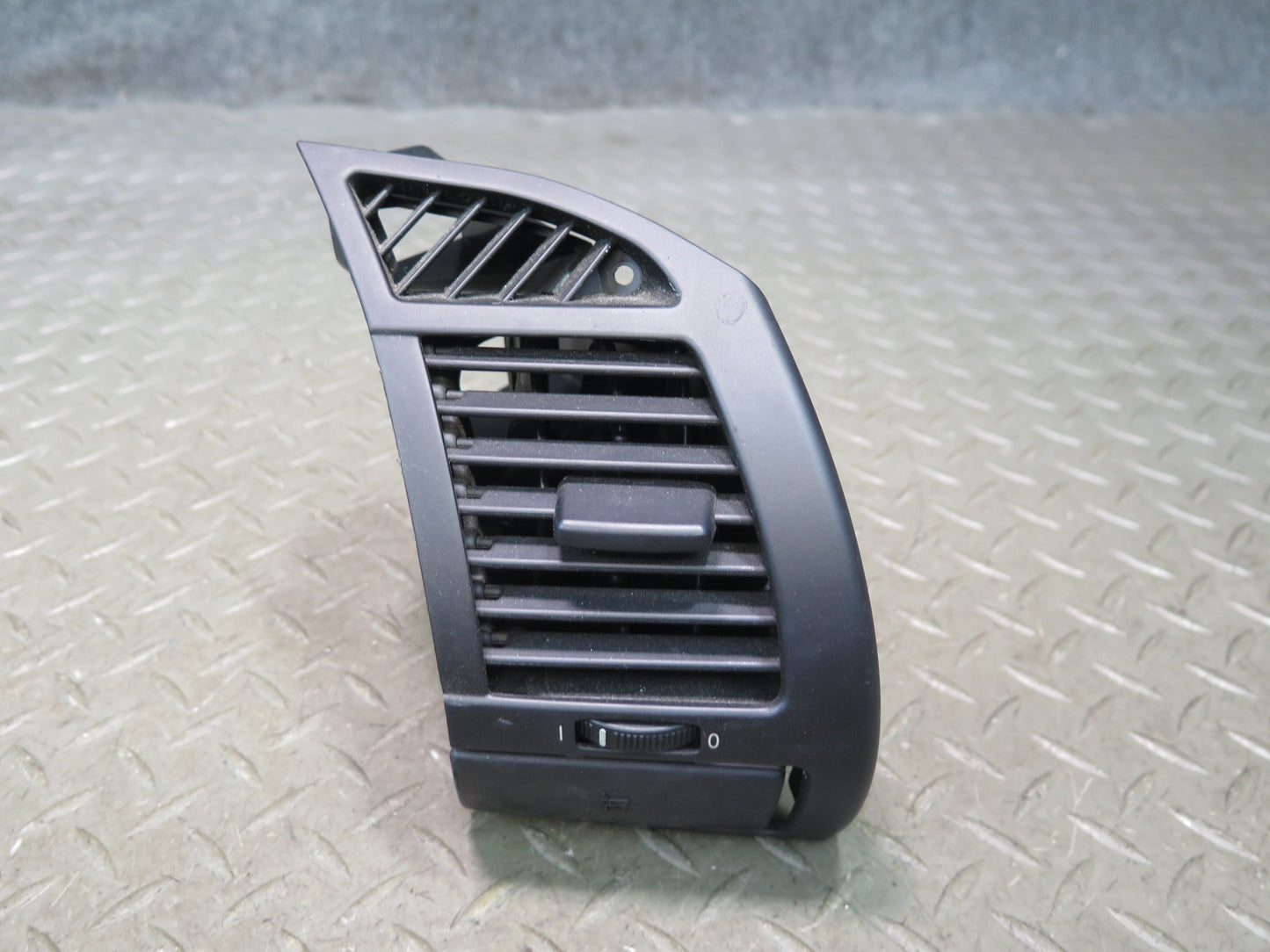 03-08 BMW E86 E85 Z4 Dash Right Air Vent Grille w CUP Holder Black 6917906 OEM