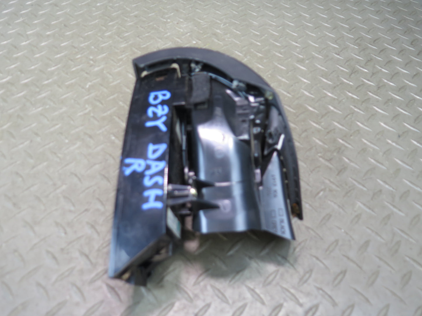 03-08 BMW E86 E85 Z4 Dash Right Air Vent Grille w CUP Holder Black 6917906 OEM