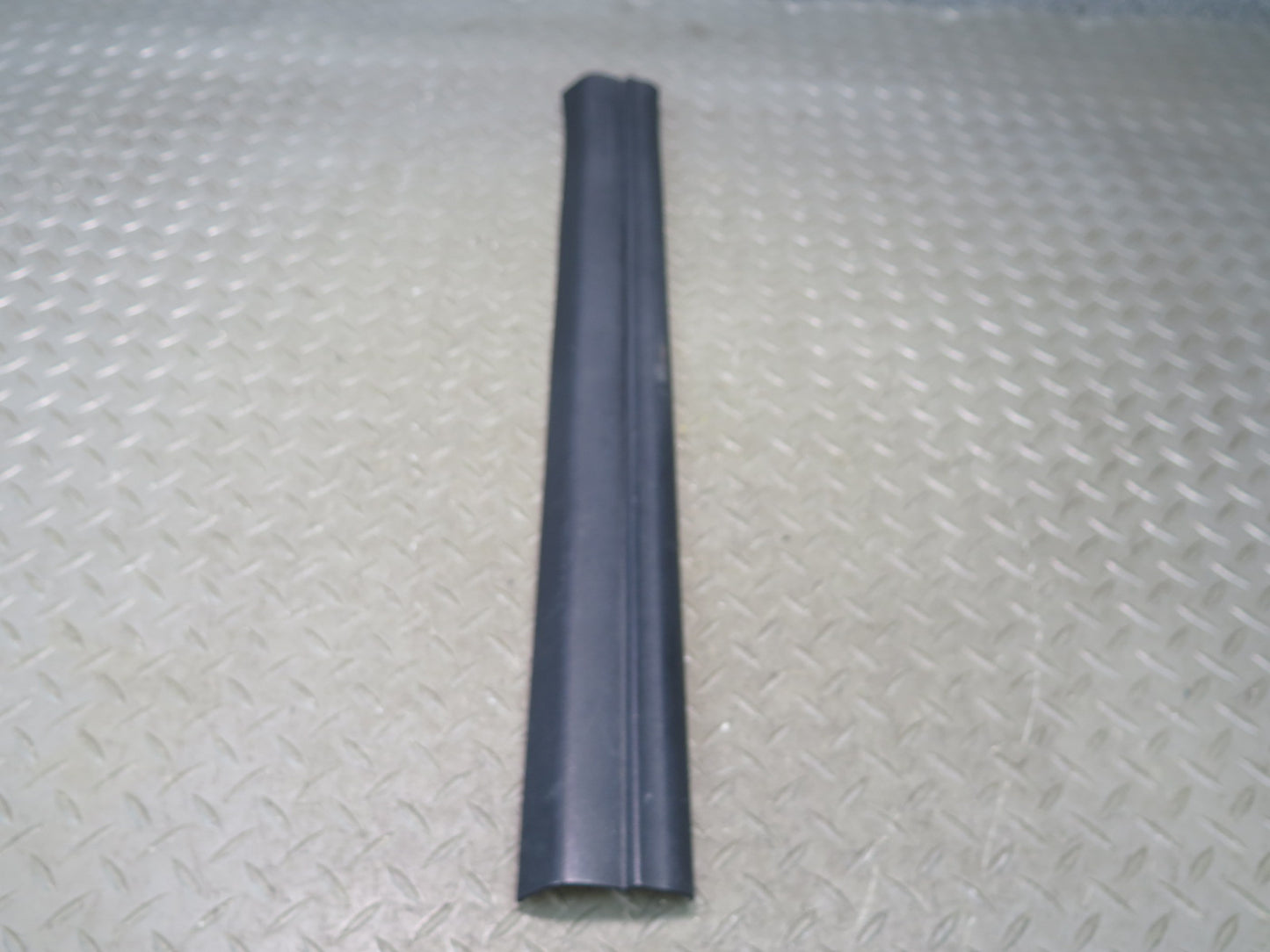 03-08 BMW E85 Z4 Left & Right Inner Door Scuff Sill Plate Trim Cover Set OEM