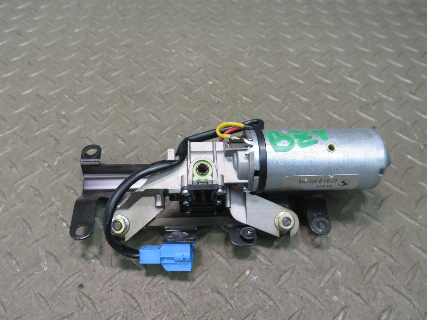 03-08 BMW E85 Z4 Convertible Roof TOP Lock Latch Motor Drive 8370816 OEM