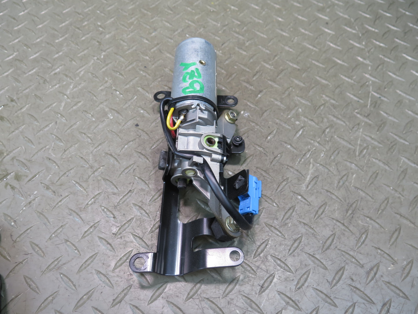 03-08 BMW E85 Z4 Convertible Roof TOP Lock Latch Motor Drive 8370816 OEM