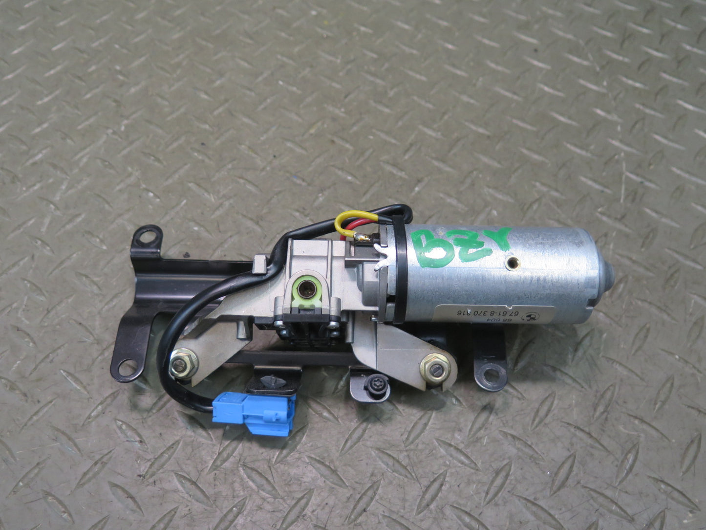 03-08 BMW E85 Z4 Convertible Roof TOP Lock Latch Motor Drive 8370816 OEM