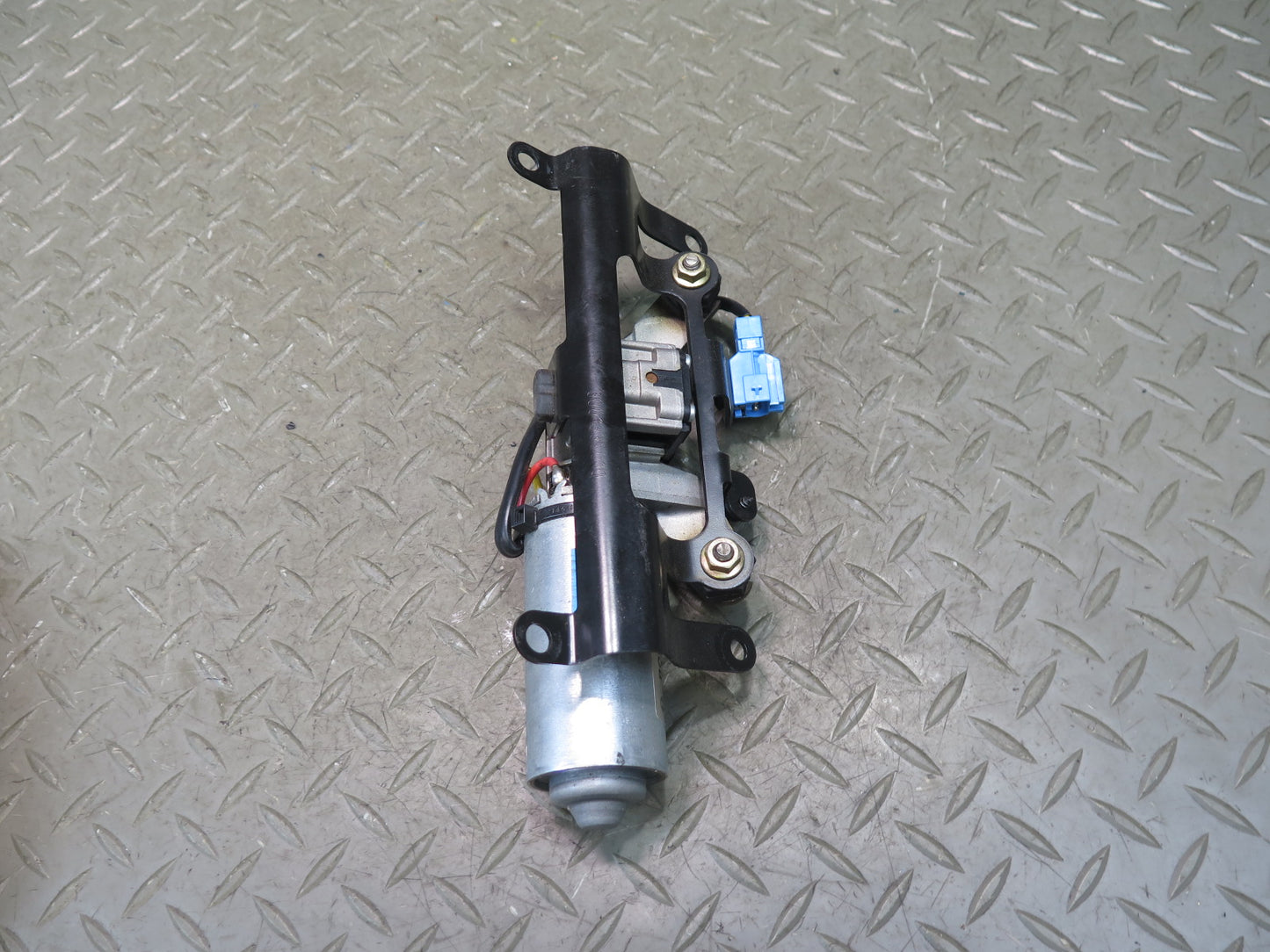 03-08 BMW E85 Z4 Convertible Roof TOP Lock Latch Motor Drive 8370816 OEM