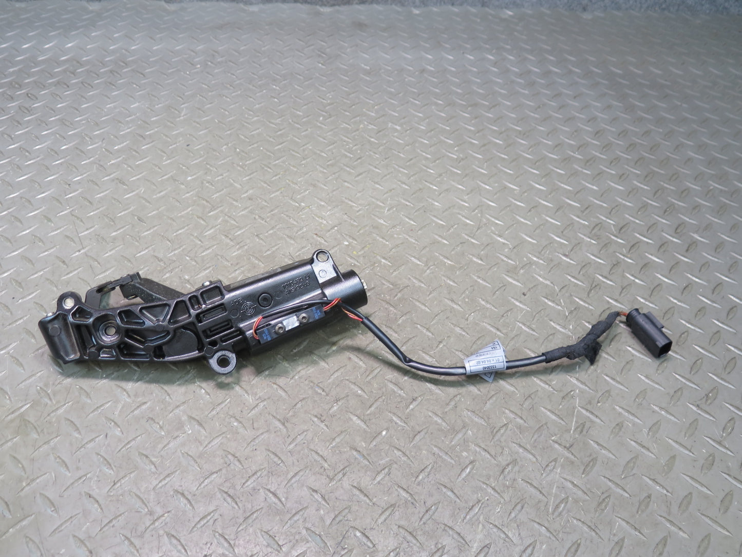 03-08 BMW E85 Z4 Left & Right Soft TOP Lock Latch Mechanism Set OEM