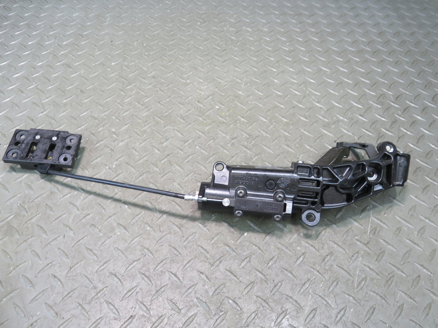 03-08 BMW E85 Z4 Left & Right Soft TOP Lock Latch Mechanism Set OEM
