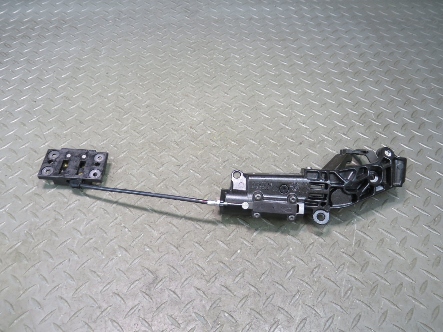 03-08 BMW E85 Z4 Left & Right Soft TOP Lock Latch Mechanism Set OEM