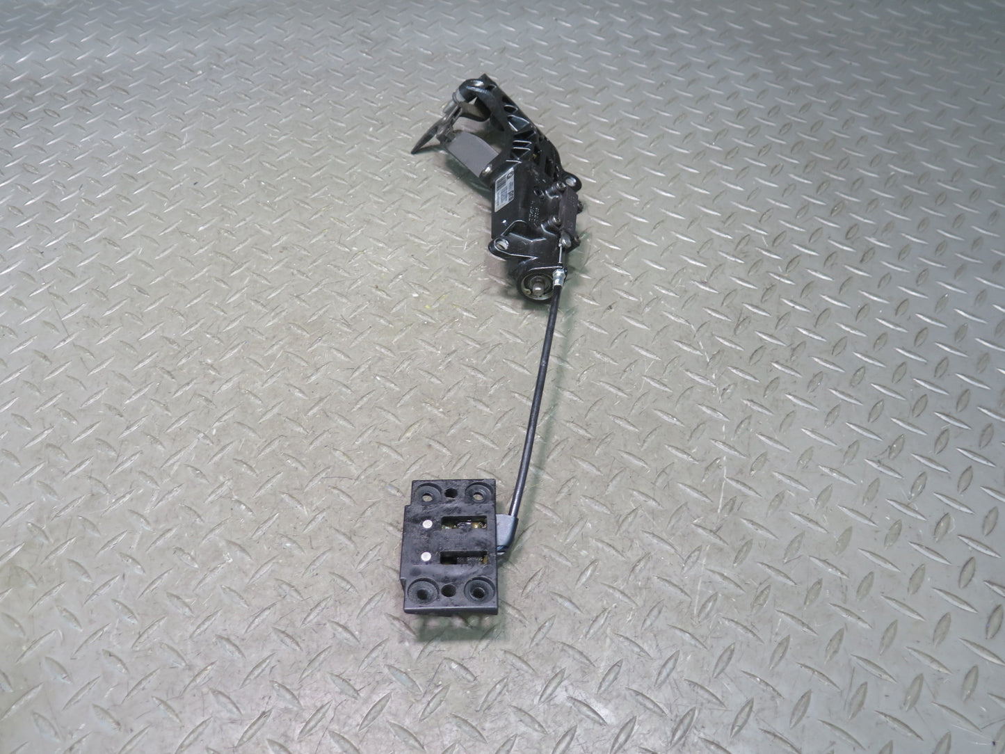 03-08 BMW E85 Z4 Left & Right Soft TOP Lock Latch Mechanism Set OEM