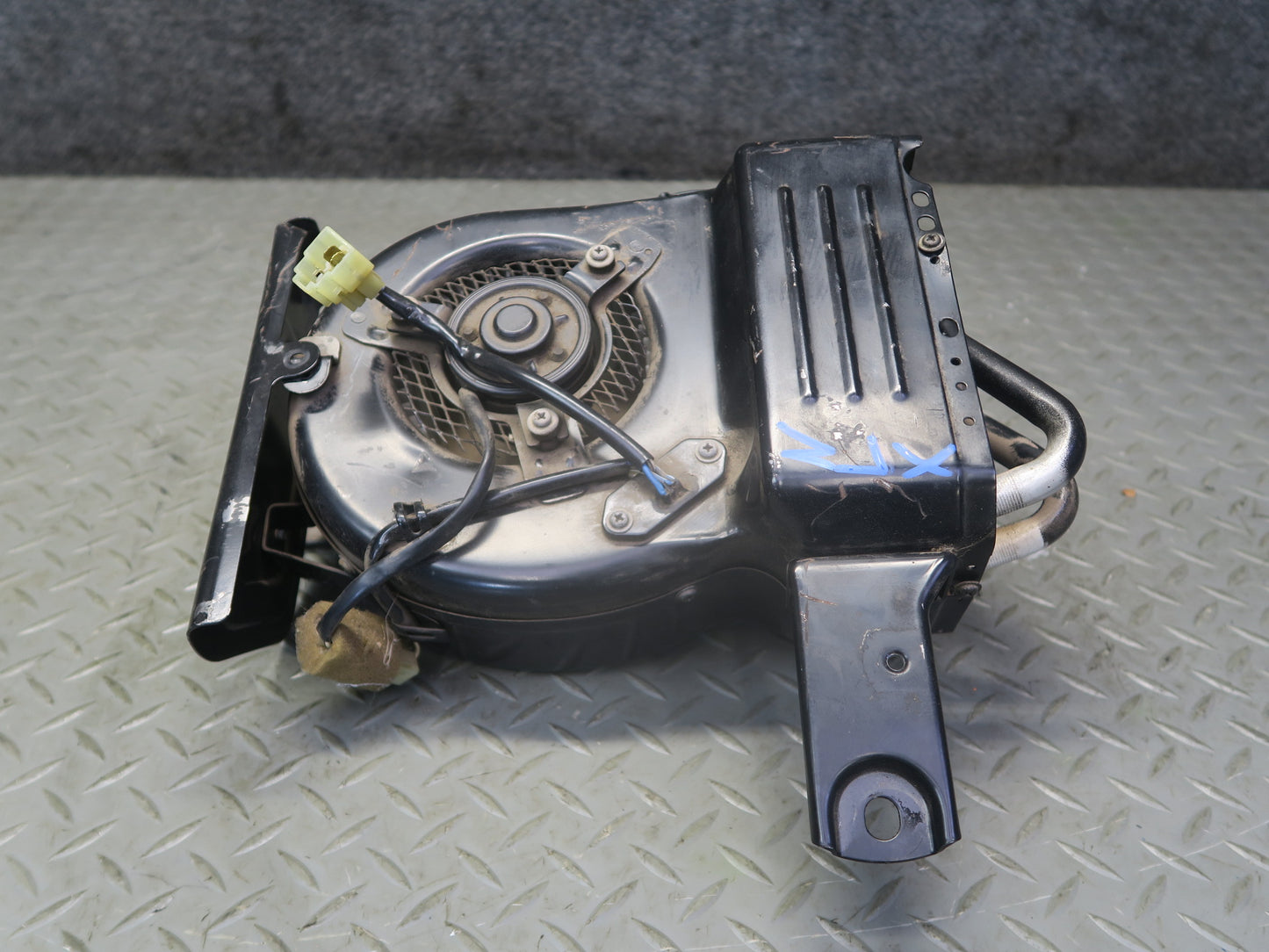 1996-1997 Lexus FZJ80L LX450 Rear A/C Heater Blower Motor Fan 87110-60190