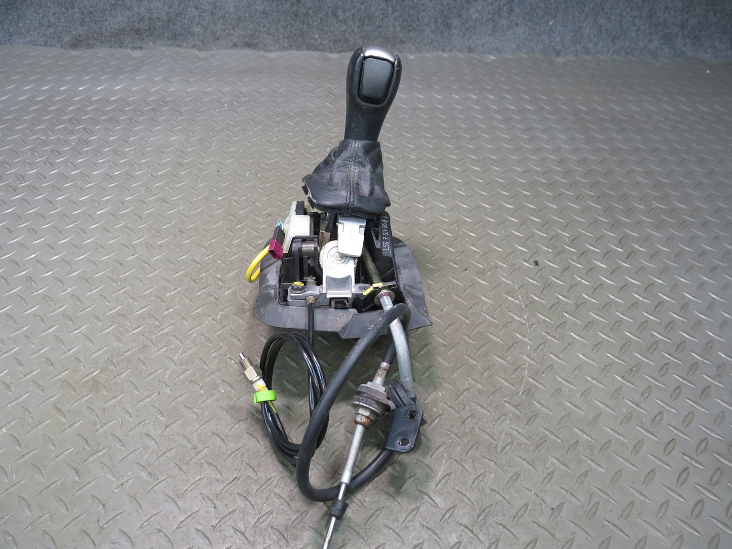 03-05 BMW E85 Z4 M54 A/T Automatic Transmission Shifter w Knob & Cable Assy OEM