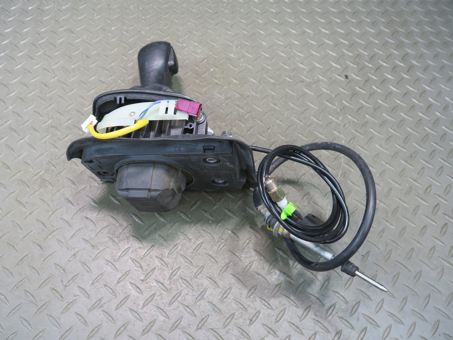 03-05 BMW E85 Z4 M54 A/T Automatic Transmission Shifter w Knob & Cable Assy OEM