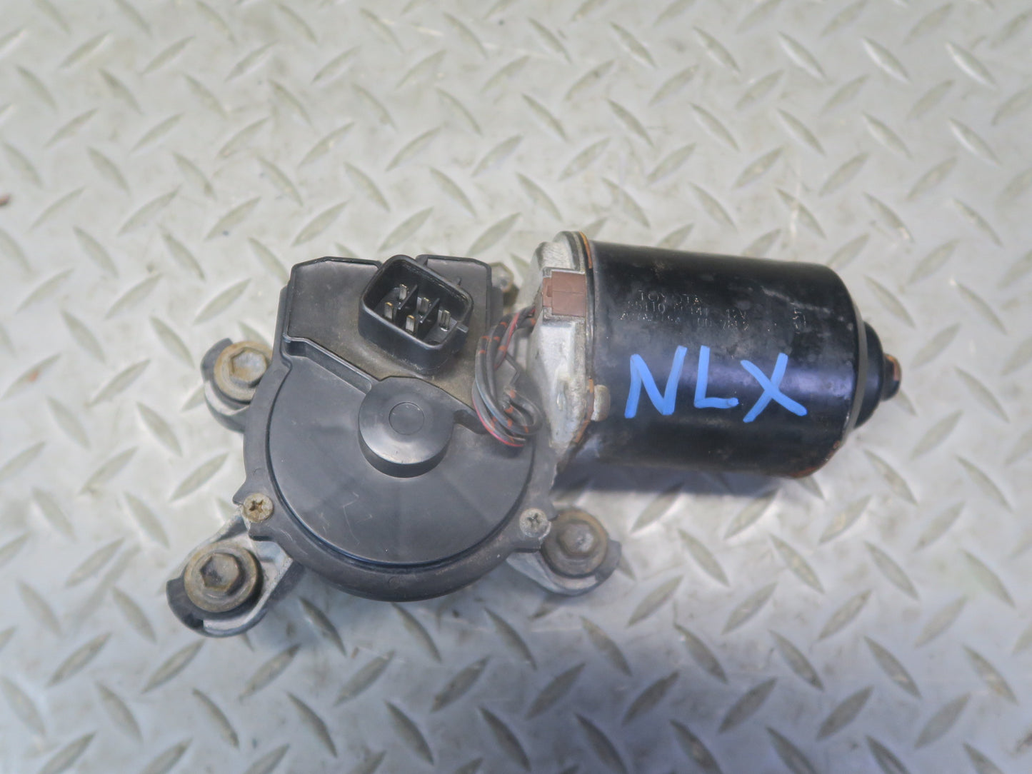 1996-1997 Lexus FZJ80L LX450 Windshield Wiper Transmission Linkage w Motor
