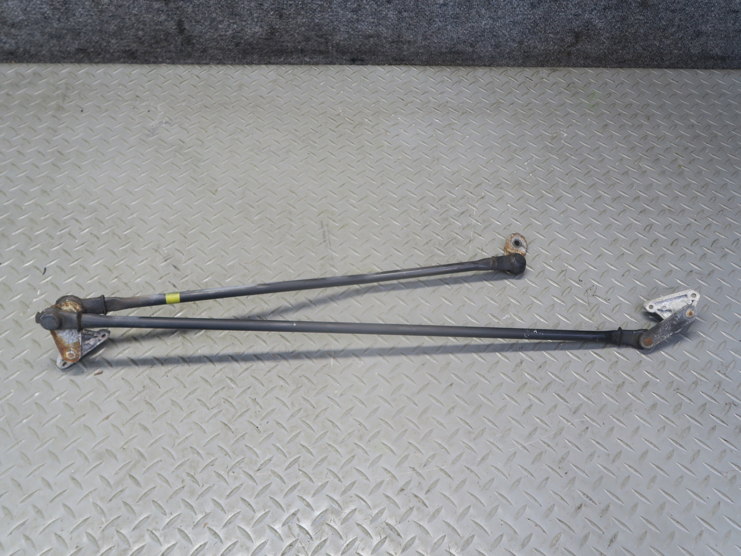 1996-1997 Lexus FZJ80L LX450 Windshield Wiper Transmission Linkage w Motor
