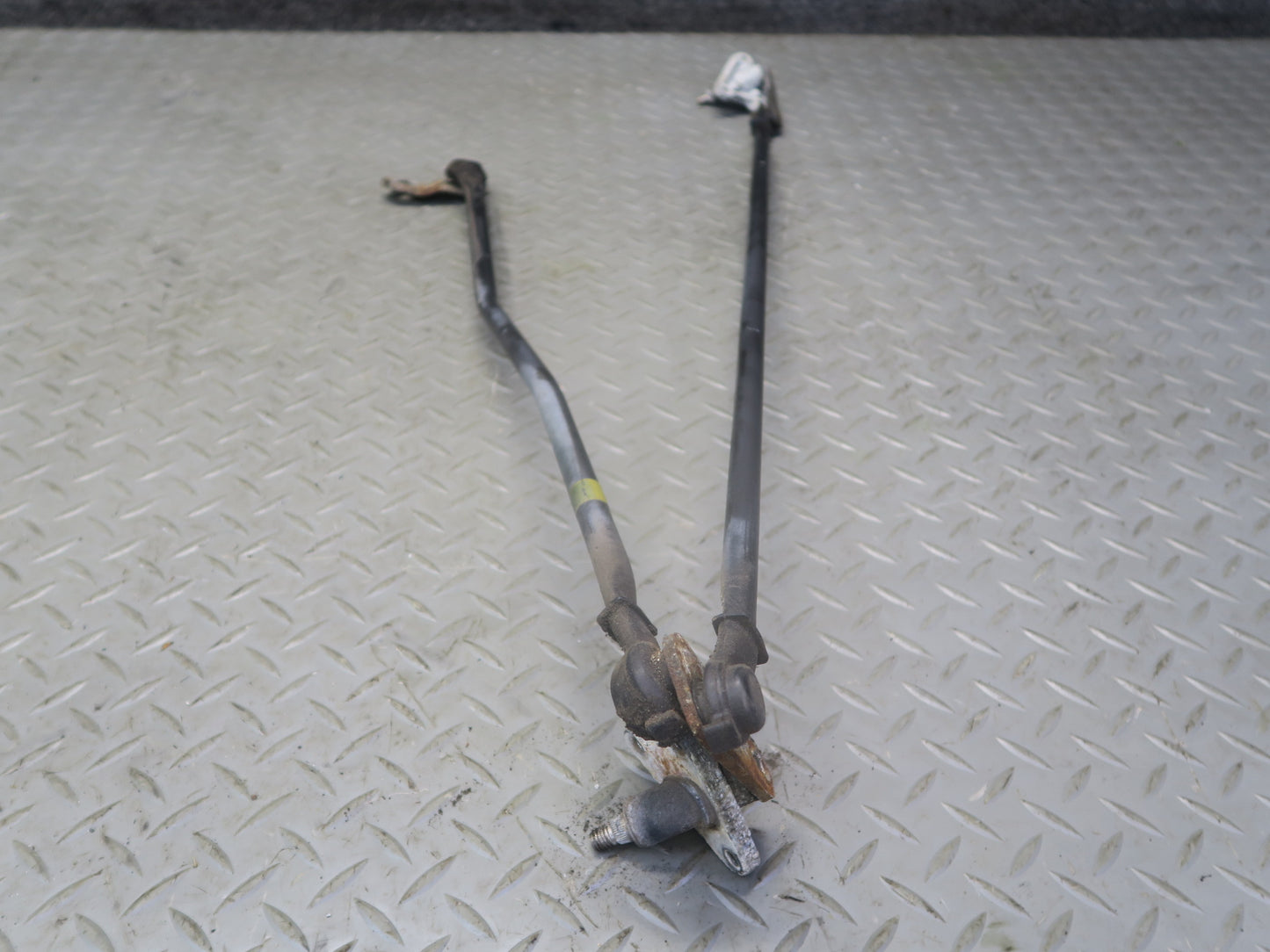 1996-1997 Lexus FZJ80L LX450 Windshield Wiper Transmission Linkage w Motor