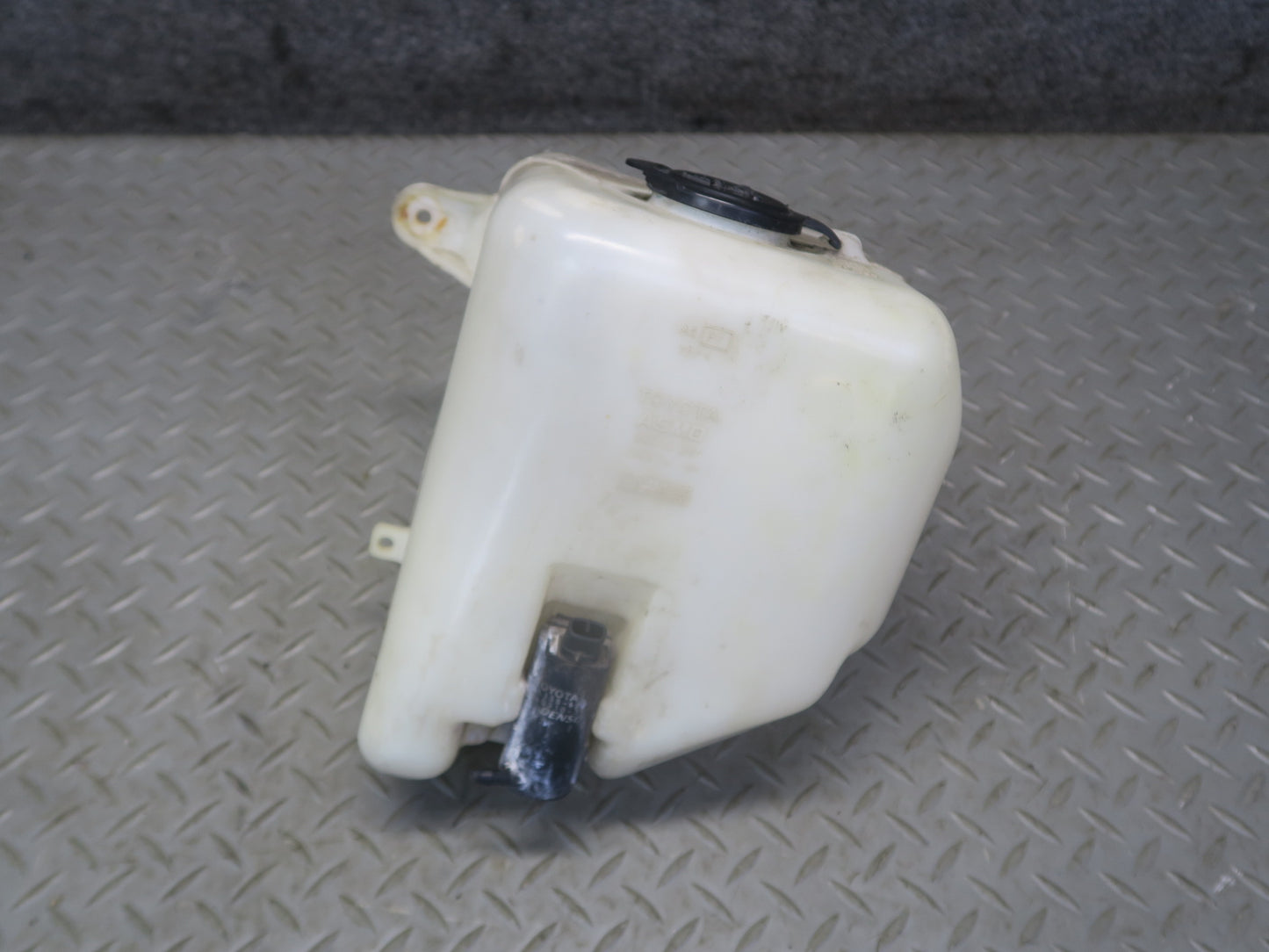 1996-1997 Lexus FZJ80L LX450 Windshield Washer Fluid Reservoir Tank w Pump