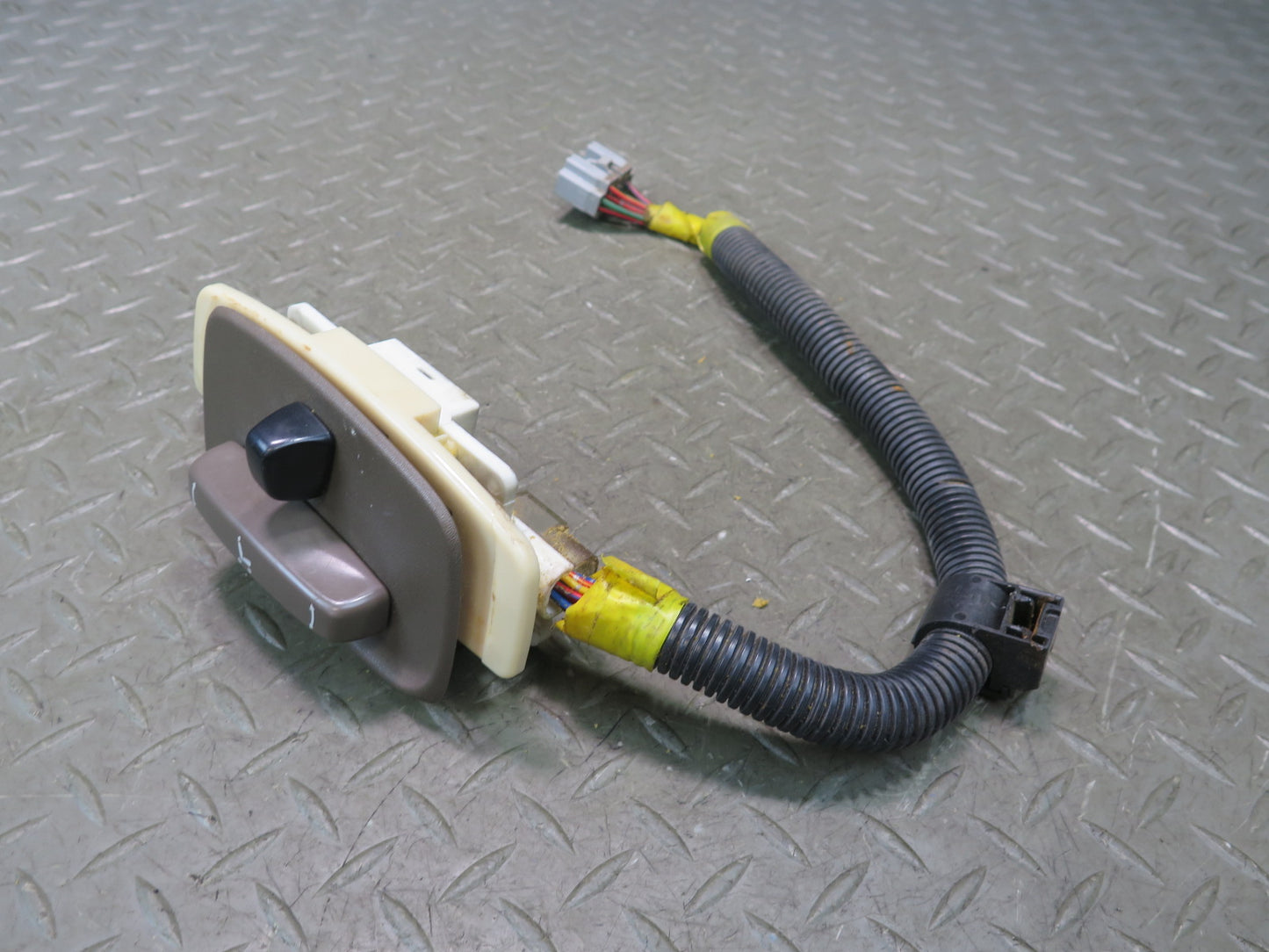 1996-1997 Lexus FZJ80L LX450 Front Right Seat Adjust Control Switch