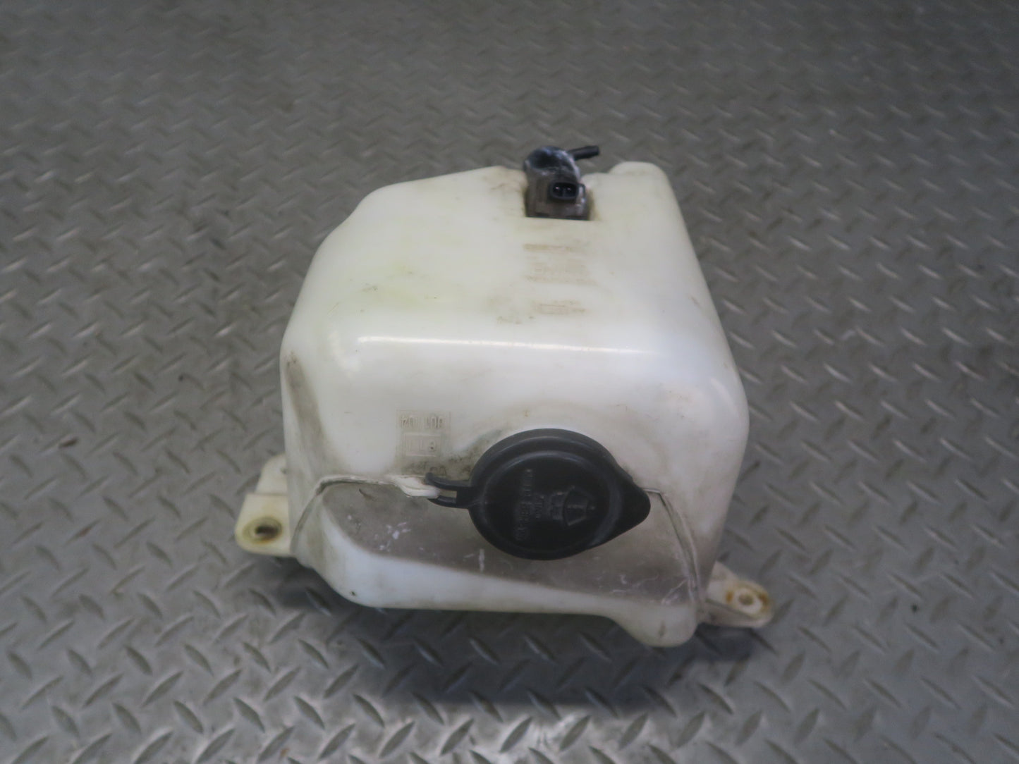 1996-1997 Lexus FZJ80L LX450 Windshield Washer Fluid Reservoir Tank w Pump