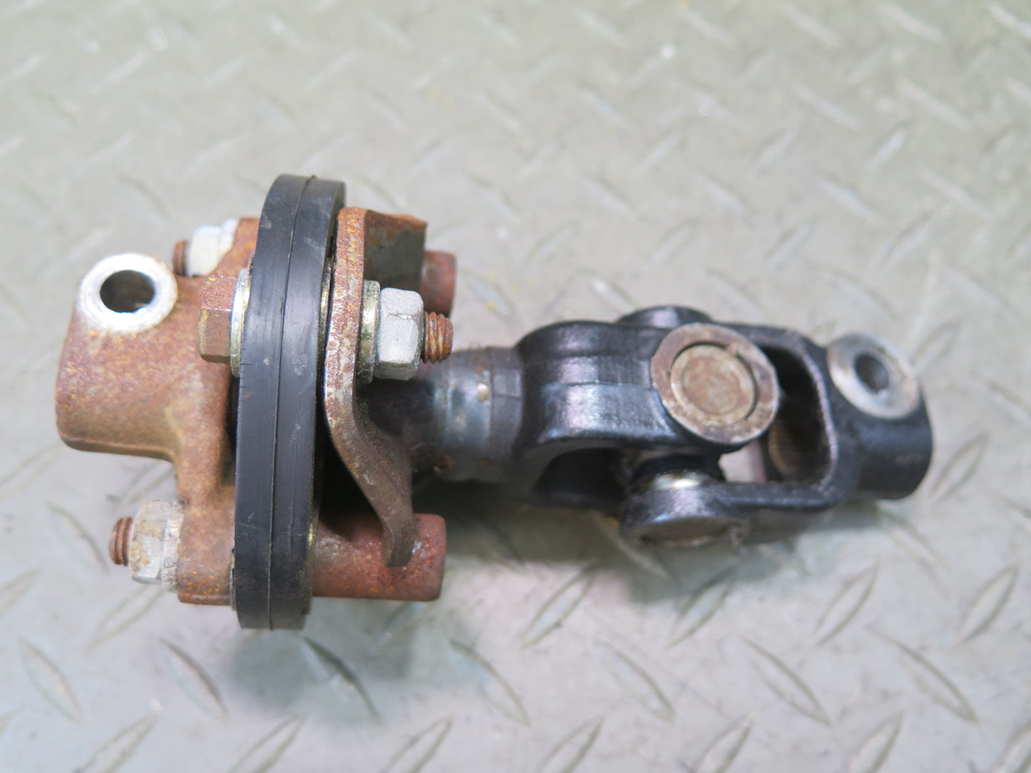 1996-1997 Lexus FZJ80L LX450 Steering Column Linkage Shaft Rod U Joint