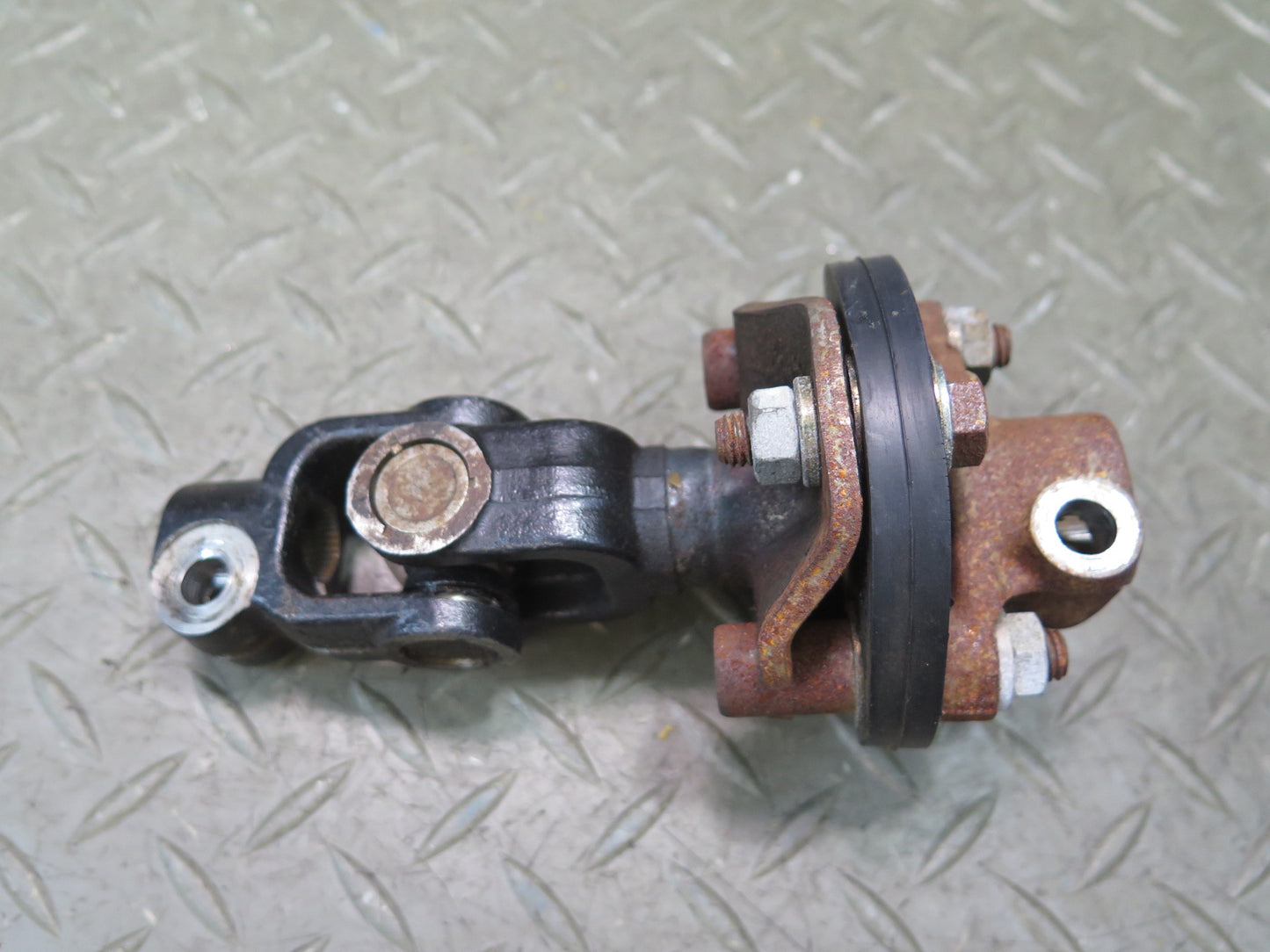 1996-1997 Lexus FZJ80L LX450 Steering Column Linkage Shaft Rod U Joint