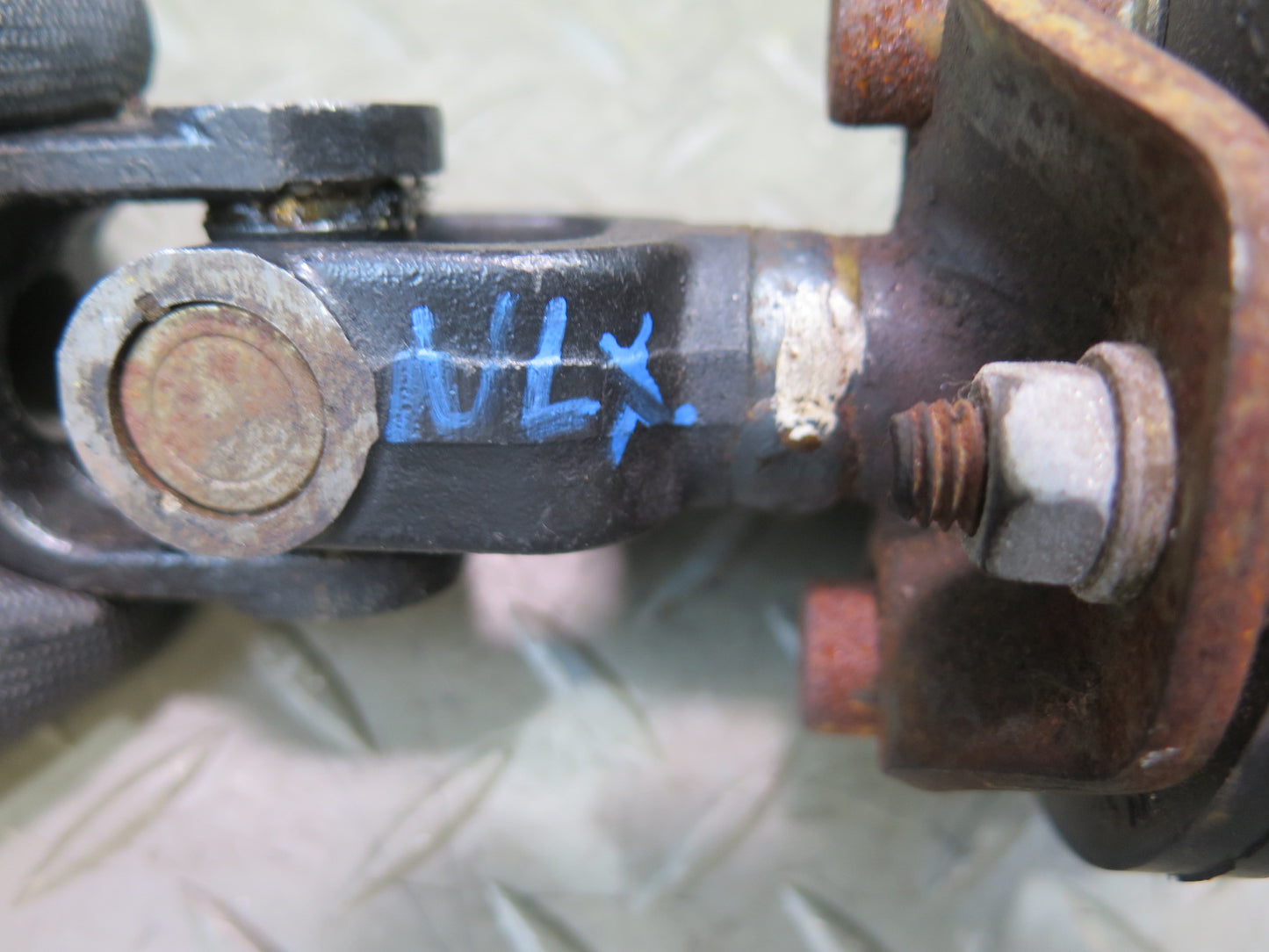 1996-1997 Lexus FZJ80L LX450 Steering Column Linkage Shaft Rod U Joint