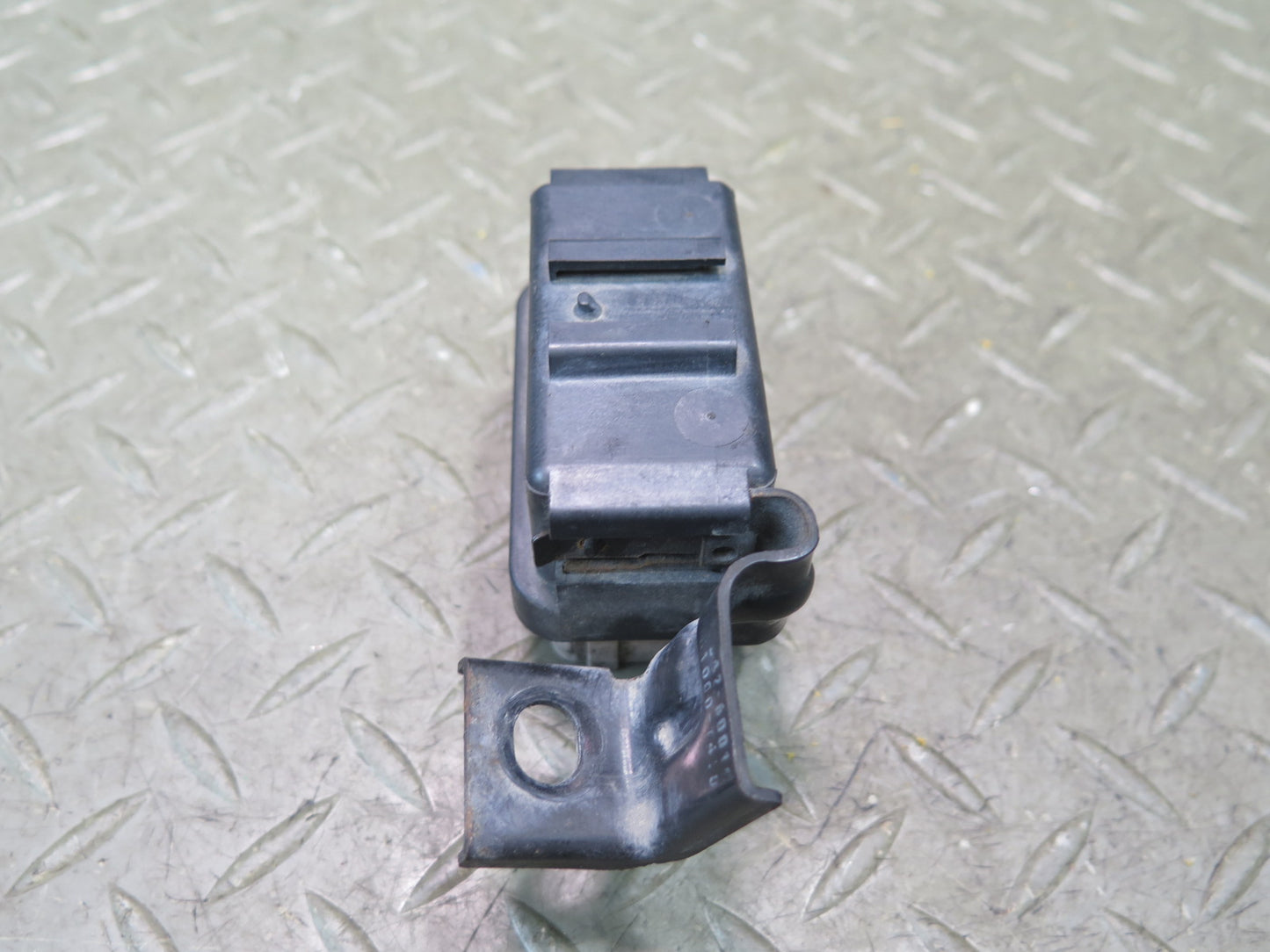 1996-1997 Lexus FZJ80L LX450 ABS Traction Relay Module 88263-12080