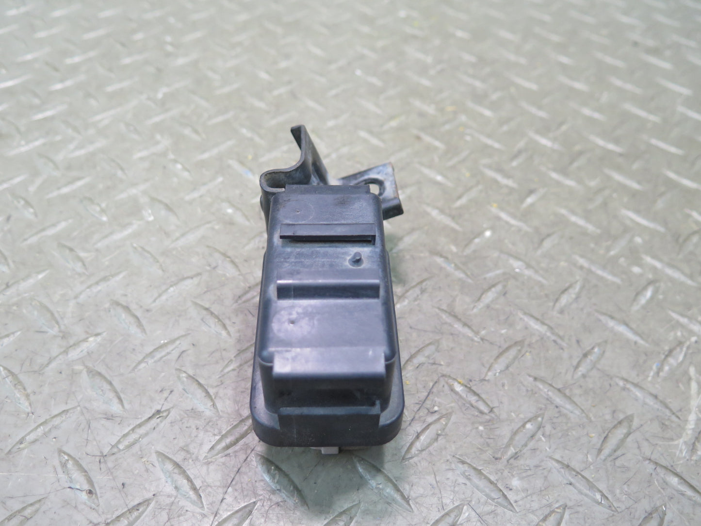 1996-1997 Lexus FZJ80L LX450 ABS Traction Relay Module 88263-12080