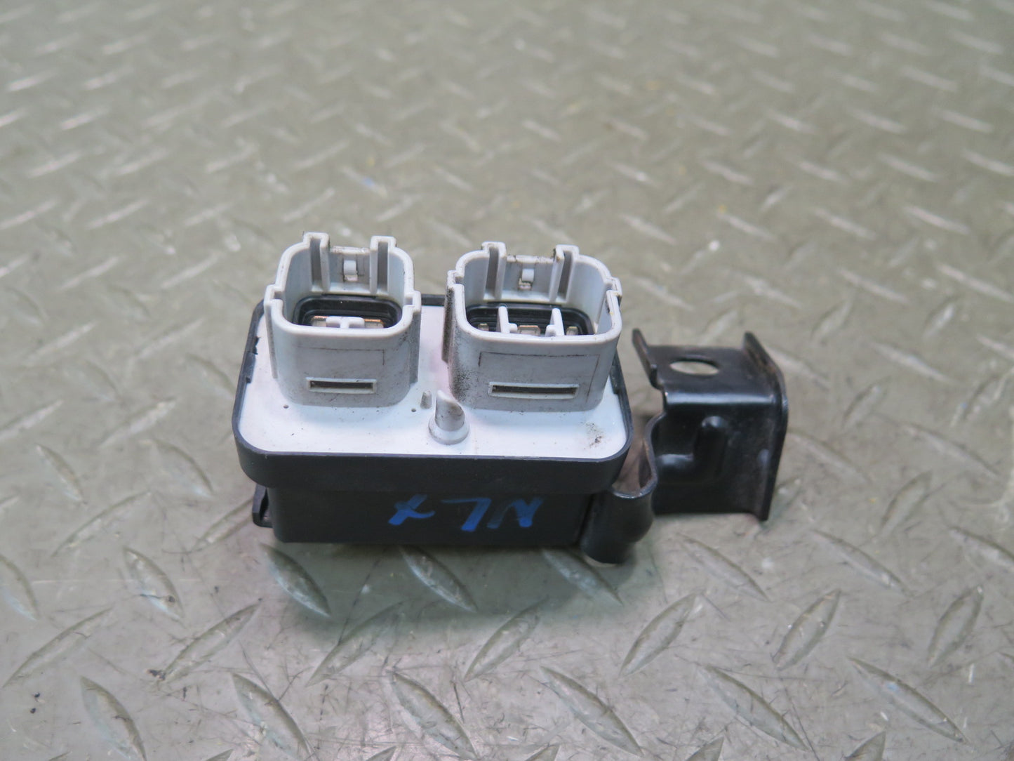 1996-1997 Lexus FZJ80L LX450 ABS Traction Relay Module 88263-12080