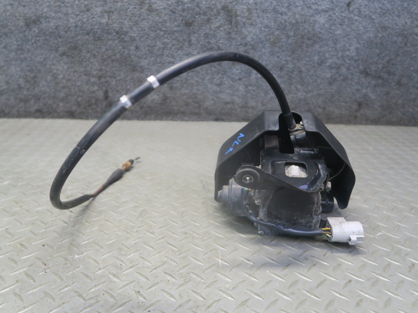 1996-1997 Lexus FZJ80L LX450 Cruise Control Actuator Motor w Cable